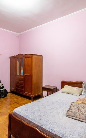 Casa à venda com 250m², 3 quartos e 3 vagas Casa à venda com 250m², 3 quartos e 3 vagasSuíte