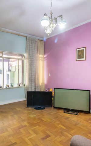 Casa à venda com 250m², 3 quartos e 3 vagas Casa à venda com 250m², 3 quartos e 3 vagasSala
