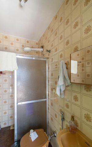 Casa à venda com 250m², 3 quartos e 3 vagas Casa à venda com 250m², 3 quartos e 3 vagasEdicula
