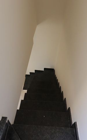 Apartamento à venda com 90m², 2 quartos e 1 vagaEscada