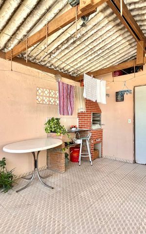 Casa à venda com 100m², 4 quartos e 1 vaga Casa à venda com 100m², 4 quartos e 1 vagaChurrasqueira