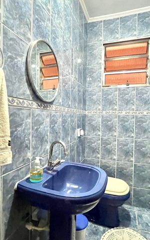 Casa à venda com 100m², 4 quartos e 1 vaga Casa à venda com 100m², 4 quartos e 1 vagaLavabo