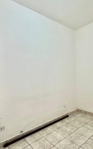 Casa à venda com 100m², 4 quartos e 1 vaga Casa à venda com 100m², 4 quartos e 1 vagaEdícula