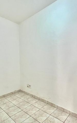 Casa à venda com 100m², 4 quartos e 1 vaga Casa à venda com 100m², 4 quartos e 1 vagaEdícula