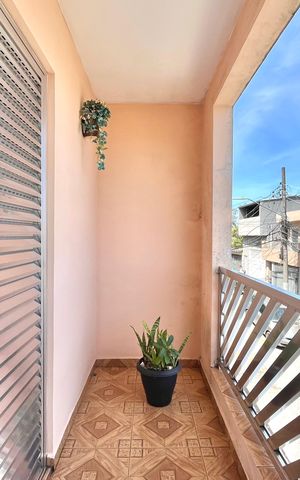 Casa à venda com 100m², 4 quartos e 1 vaga Casa à venda com 100m², 4 quartos e 1 vagaVaranda do Quarto 1