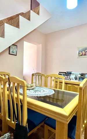 Casa à venda com 100m², 4 quartos e 1 vaga Casa à venda com 100m², 4 quartos e 1 vagaSala de Jantar