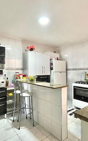 Casa à venda com 100m², 4 quartos e 1 vaga Casa à venda com 100m², 4 quartos e 1 vagaCozinha