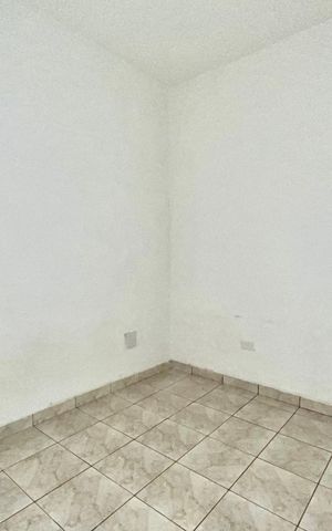 Casa à venda com 100m², 4 quartos e 1 vaga Casa à venda com 100m², 4 quartos e 1 vagaEdícula
