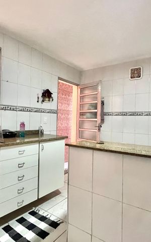 Casa à venda com 100m², 4 quartos e 1 vaga Casa à venda com 100m², 4 quartos e 1 vagaCozinha