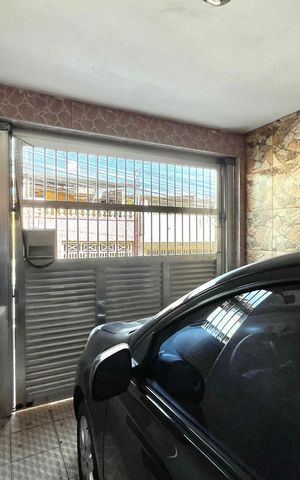 Casa à venda com 100m², 4 quartos e 1 vaga Casa à venda com 100m², 4 quartos e 1 vagaGaragem
