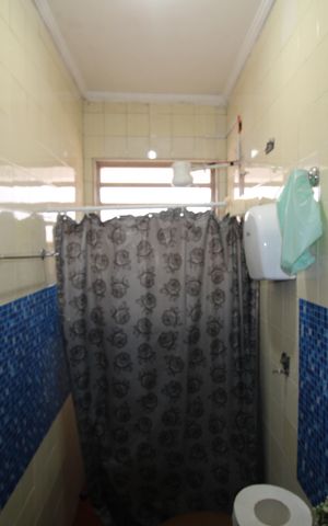 Casa à venda com 316m², 6 quartos e 2 vagasCasa 2 - Banheiro social