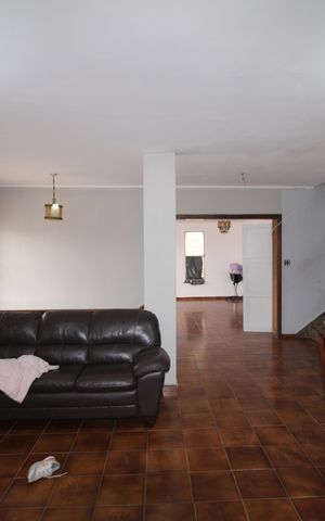 Casa à venda com 316m², 6 quartos e 2 vagasSala