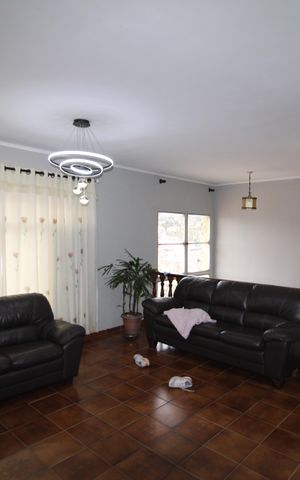 Casa à venda com 316m², 6 quartos e 2 vagasSala