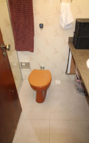 Casa à venda com 316m², 6 quartos e 2 vagasBanheiro Social