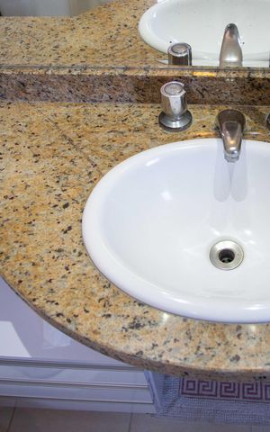 Apartamento à venda com 69m², 3 quartos e 2 vagasBanheiro da Suíte