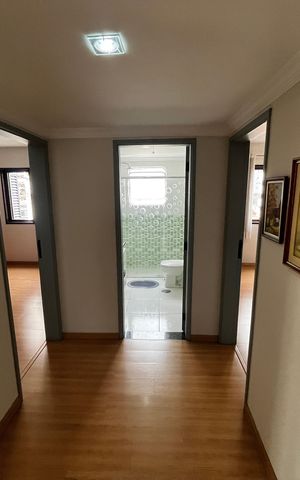 Apartamento à venda com 198m², 4 quartos e 3 vagasCopa