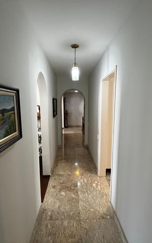 Apartamento à venda com 198m², 4 quartos e 3 vagasCorredor