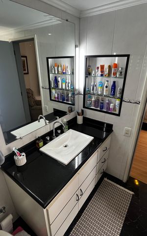 Apartamento à venda com 198m², 4 quartos e 3 vagasBanheiro da Suíte