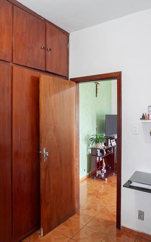 Casa à venda com 200m², 4 quartos e 4 vagas Casa à venda com 200m², 4 quartos e 4 vagasQuarto 2