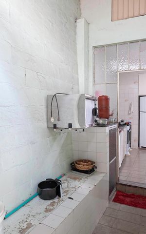 Casa à venda com 200m², 4 quartos e 4 vagas Casa à venda com 200m², 4 quartos e 4 vagasÁrea de serviço