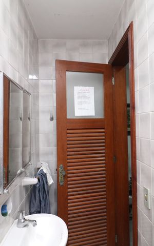 Casa à venda com 450m², 5 quartos e 4 vagasBanheiro de Serviço 1