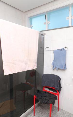 Casa à venda com 450m², 5 quartos e 4 vagasBanheiro da Suite 1