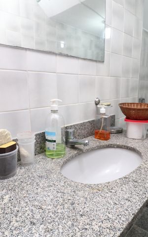 Casa à venda com 450m², 5 quartos e 4 vagasGaragem - Banheiro