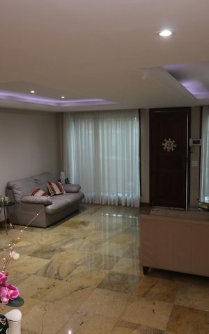 Casa à venda com 450m², 5 quartos e 4 vagasSala