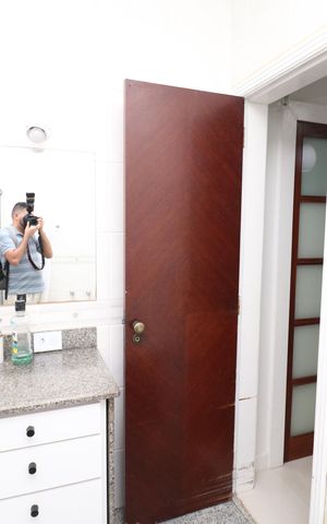 Casa à venda com 450m², 5 quartos e 4 vagasBanheiro da Suíte 2