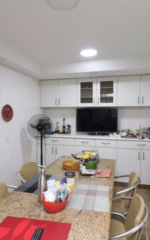 Casa à venda com 450m², 5 quartos e 4 vagasCozinha