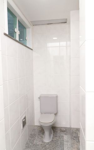 Casa à venda com 450m², 5 quartos e 4 vagasBanheiros da Semi Suíte 1 e 2