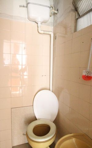 Casa à venda com 185m², 3 quartos e 2 vagasÁrea de serviço - Banheiro