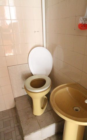 Casa à venda com 185m², 3 quartos e 2 vagasÁrea de serviço - Banheiro