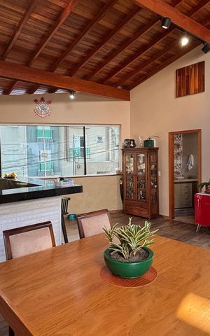 Casa à venda com 191m², 3 quartos e 3 vagas Casa à venda com 191m², 3 quartos e 3 vagasCozinha