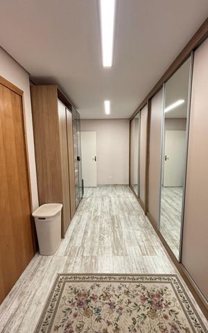 Casa à venda com 191m², 3 quartos e 3 vagas Casa à venda com 191m², 3 quartos e 3 vagasCloset da Suíte 2