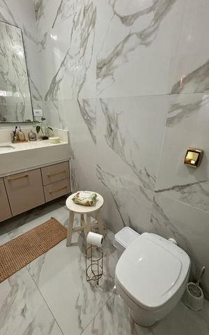 Casa à venda com 191m², 3 quartos e 3 vagas Casa à venda com 191m², 3 quartos e 3 vagasBanheiro da Suíte 2