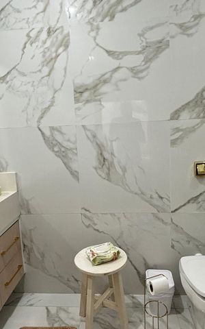 Casa à venda com 191m², 3 quartos e 3 vagas Casa à venda com 191m², 3 quartos e 3 vagasBanheiro da Suíte 2