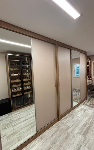 Casa à venda com 191m², 3 quartos e 3 vagas Casa à venda com 191m², 3 quartos e 3 vagasCloset da Suíte 2