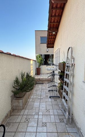 Casa à venda com 191m², 3 quartos e 3 vagas Casa à venda com 191m², 3 quartos e 3 vagasQuintal