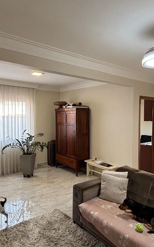 Casa à venda com 191m², 3 quartos e 3 vagas Casa à venda com 191m², 3 quartos e 3 vagasSala