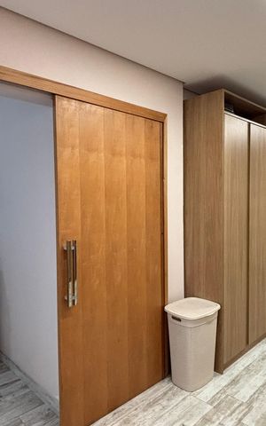 Casa à venda com 191m², 3 quartos e 3 vagas Casa à venda com 191m², 3 quartos e 3 vagasCloset da Suíte 2