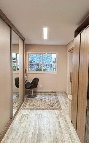 Casa à venda com 191m², 3 quartos e 3 vagas Casa à venda com 191m², 3 quartos e 3 vagasCloset da Suíte 2