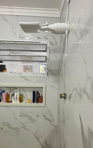 Casa à venda com 191m², 3 quartos e 3 vagas Casa à venda com 191m², 3 quartos e 3 vagasBanheiro da Suíte 2
