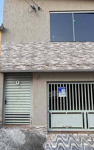 Casa à venda com 191m², 3 quartos e 3 vagas Casa à venda com 191m², 3 quartos e 3 vagasPlaca