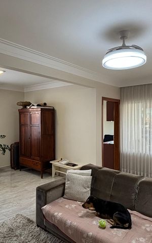 Casa à venda com 191m², 3 quartos e 3 vagas Casa à venda com 191m², 3 quartos e 3 vagasSala