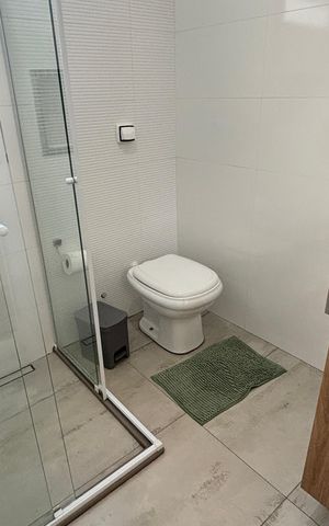 Casa à venda com 191m², 3 quartos e 3 vagas Casa à venda com 191m², 3 quartos e 3 vagasBanheiro Social