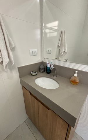Casa à venda com 191m², 3 quartos e 3 vagas Casa à venda com 191m², 3 quartos e 3 vagasBanheiro Social