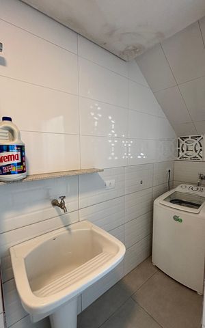 Casa à venda com 191m², 3 quartos e 3 vagas Casa à venda com 191m², 3 quartos e 3 vagasÁrea de Serviço