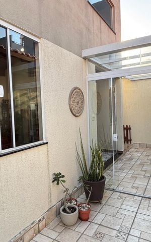 Casa à venda com 191m², 3 quartos e 3 vagas Casa à venda com 191m², 3 quartos e 3 vagasQuintal