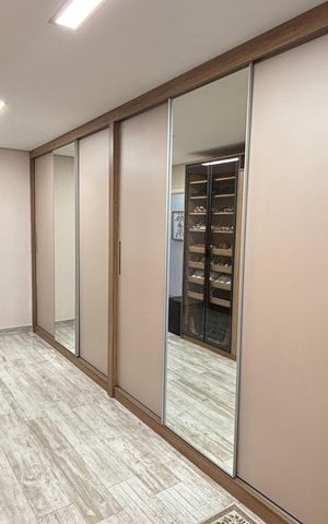 Casa à venda com 191m², 3 quartos e 3 vagas Casa à venda com 191m², 3 quartos e 3 vagasCloset da Suíte 2